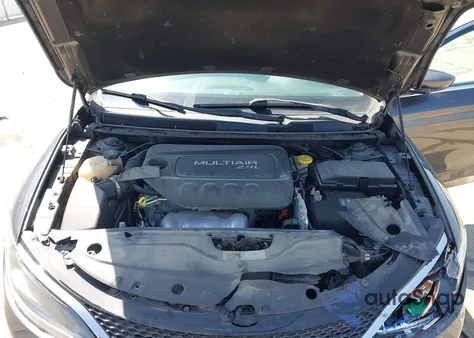 2015 Chrysler 200 Limited из США, поврежденный, VIN 1C3CCCAB2FN569986